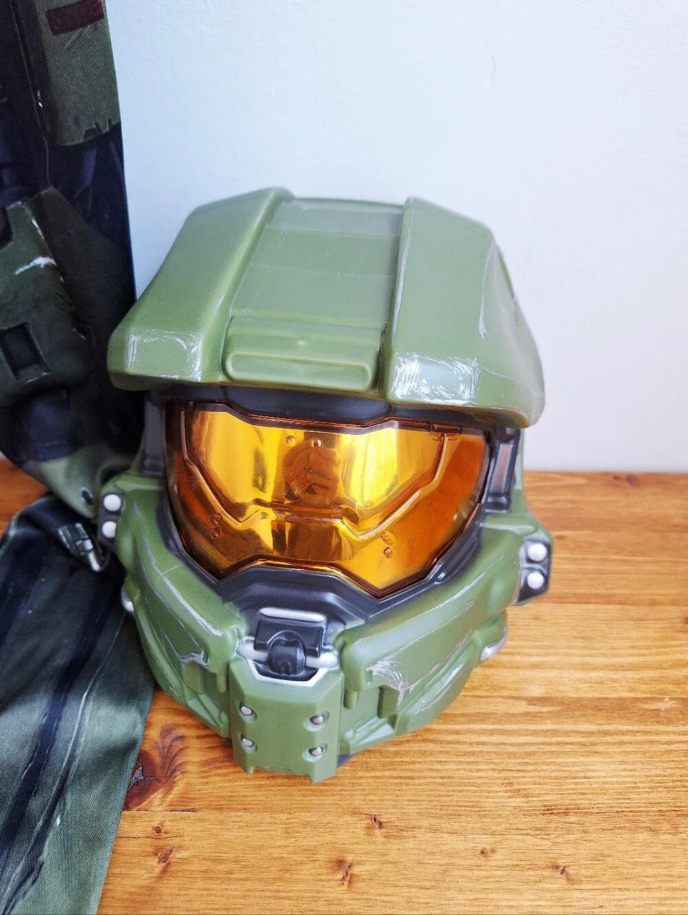 Halo Master Chief Muscle Costume w/ Helmet Boys Size L (10-12)